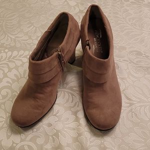AEROSOLES HEEL REST Soft Brown Suede Ankle Booties